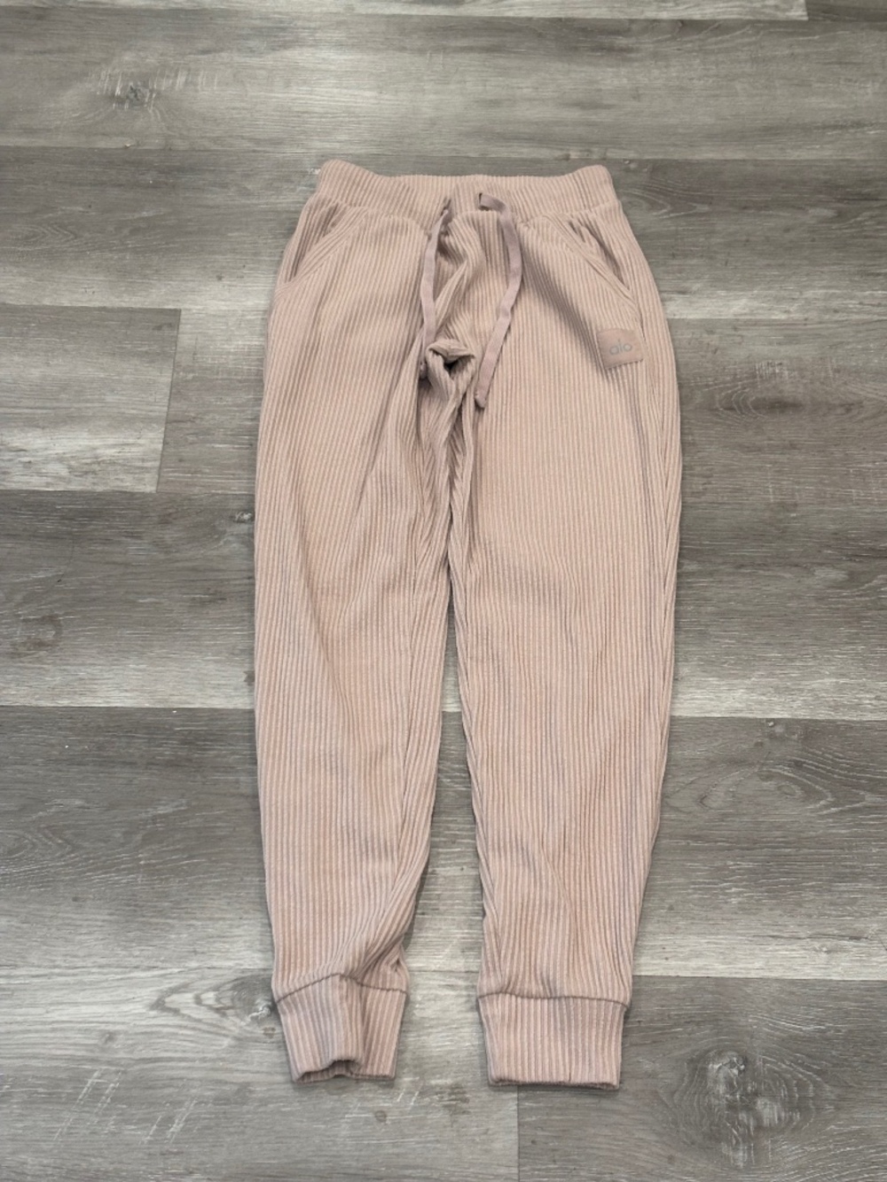 Alo Yoga Muse Sweatpants Womens S Tonal Pink Ribbed Jogger Drawstring Stretch
